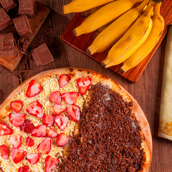 Preparo de pizza doce: cuidados da montagem até a hora de assar