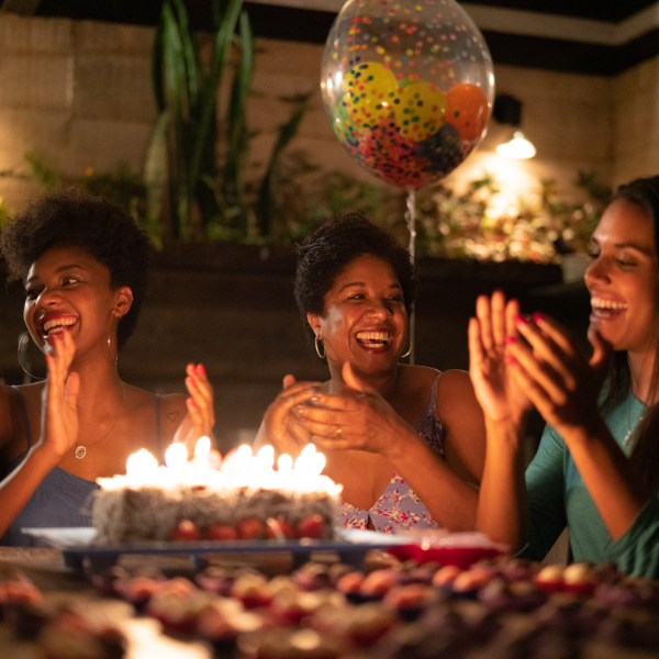 Kit para Festa: 5 combinações de bolo e salgados para temas inesquecíveis